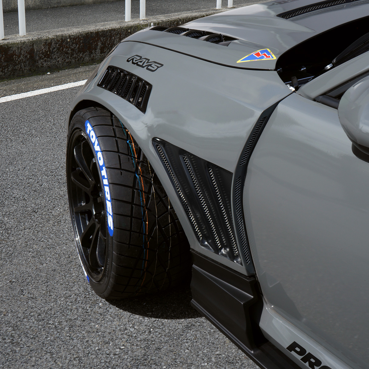 レーシングスペック専用フロントフェンダー (GR86)